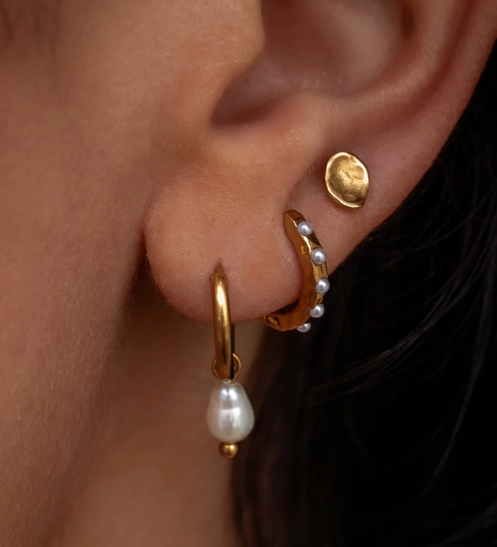 Form Studs