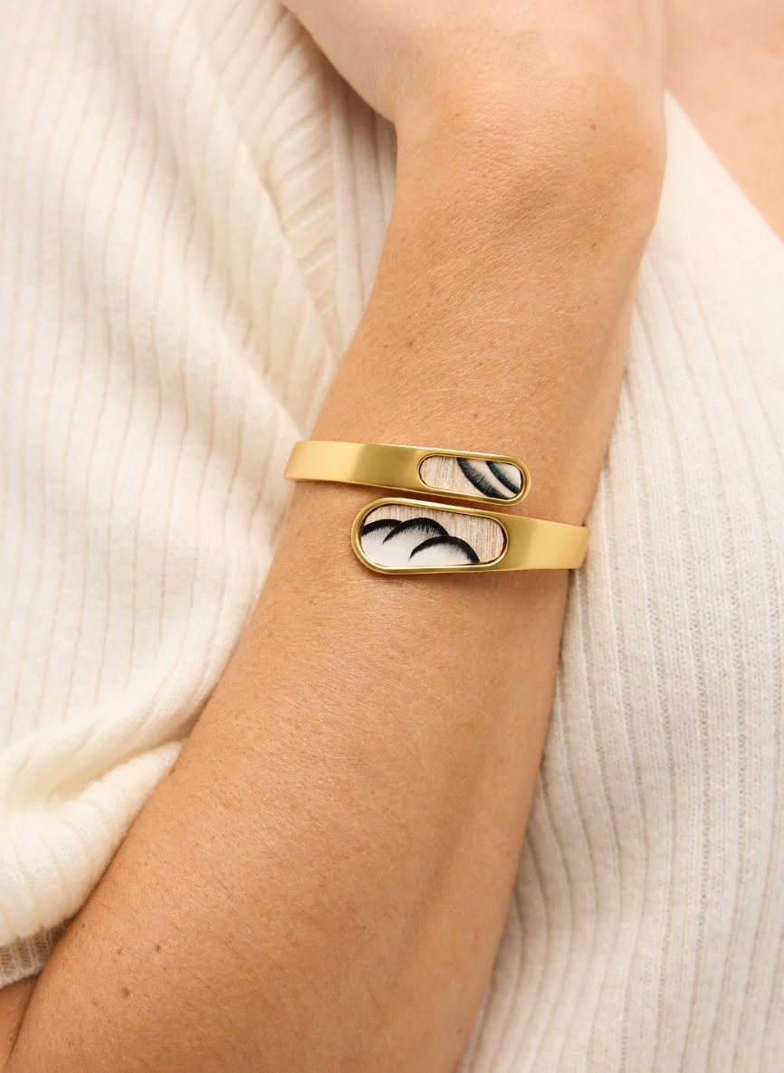 Bezel Hinge Cuff - Lainey