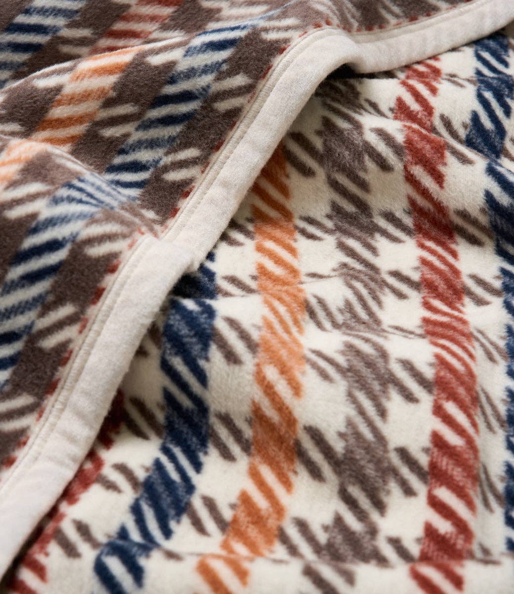 Hampton Houndstooth Blanket: Original