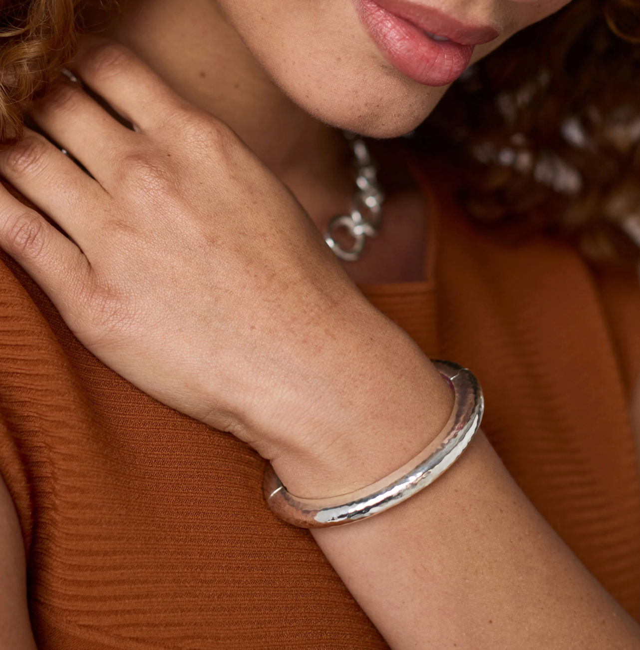 Catalina Hinge Bangle-Silver