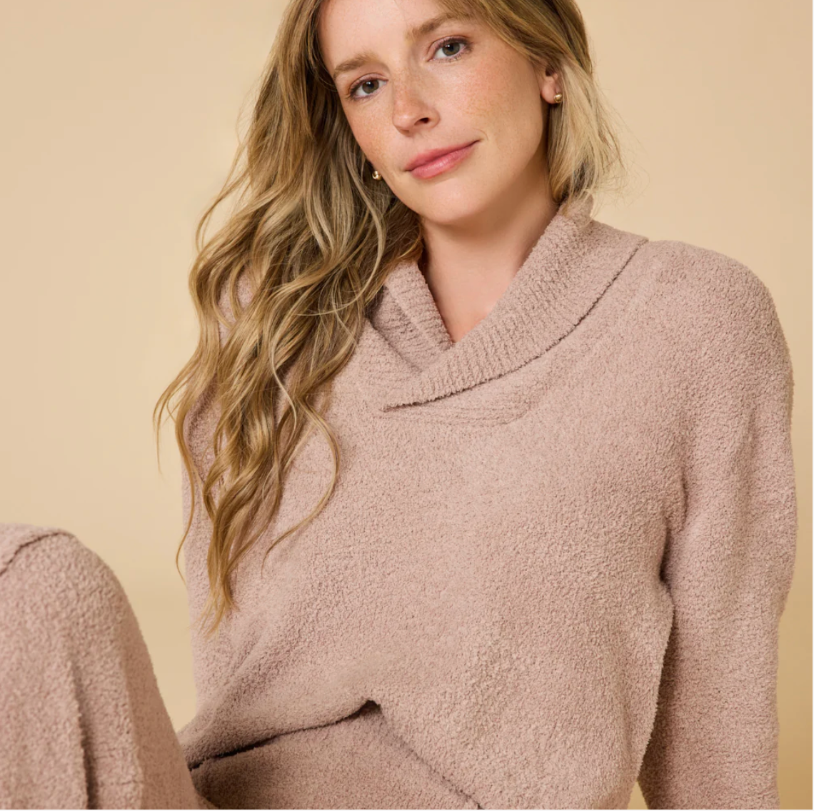 Ultra-Marshmallow Shawl Collar with Pintuck Pant