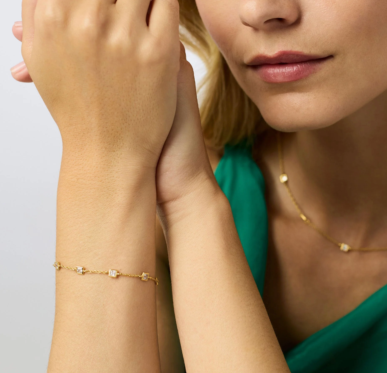 Jolie Delicate Bracelet