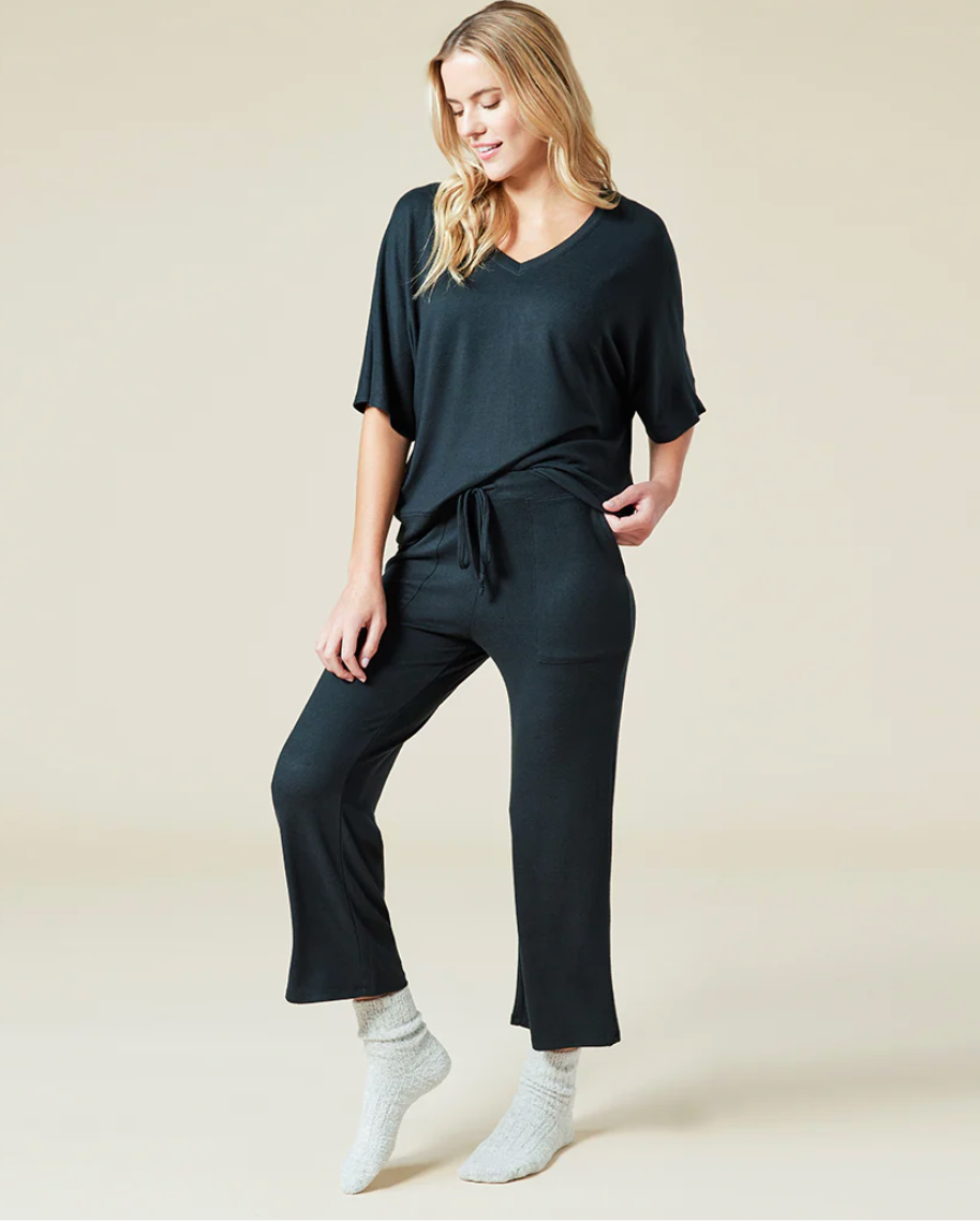 Dream Relaxed V-neck with Capri Lounge Set-Black