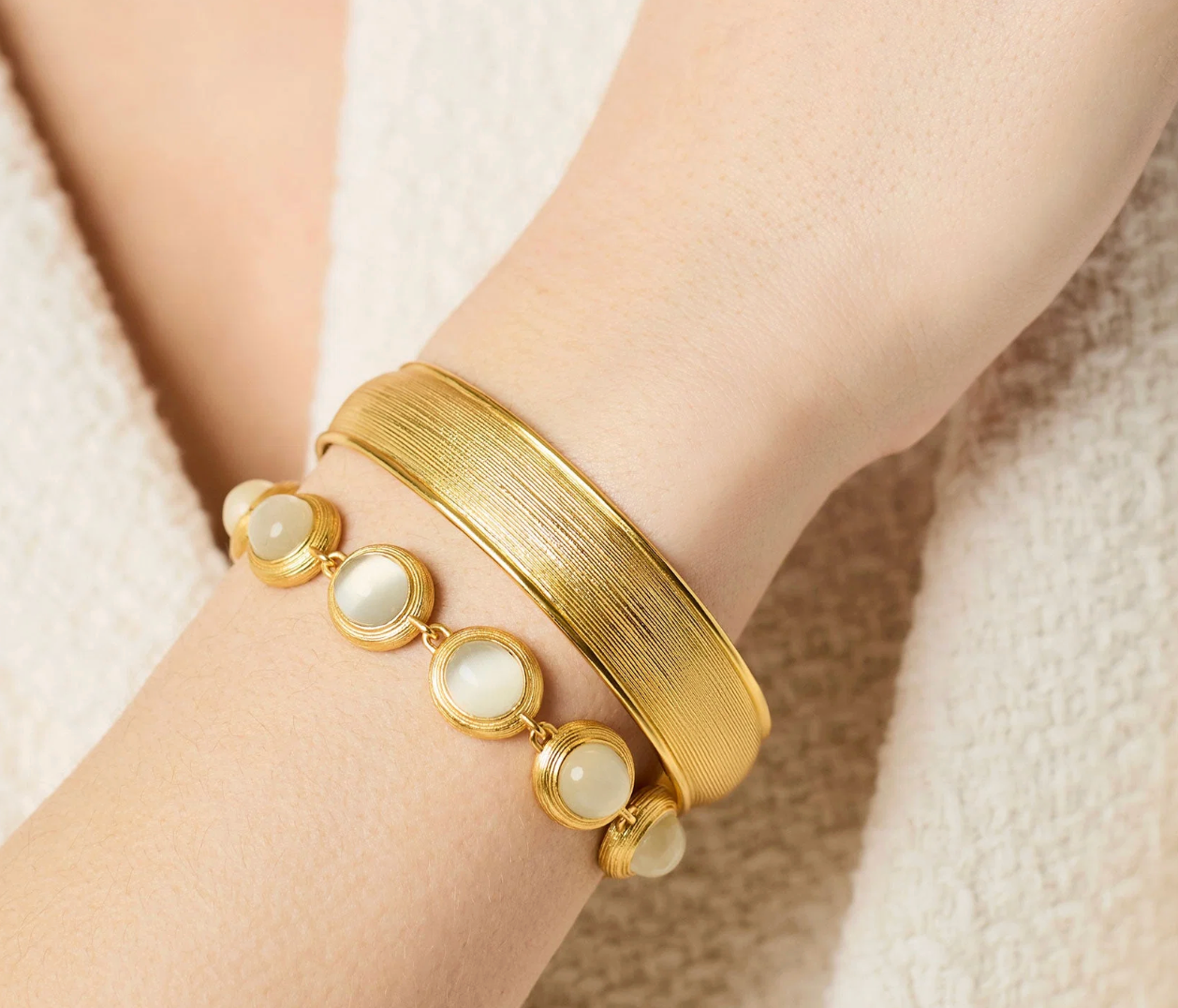Cobblestone Hinge Bangle