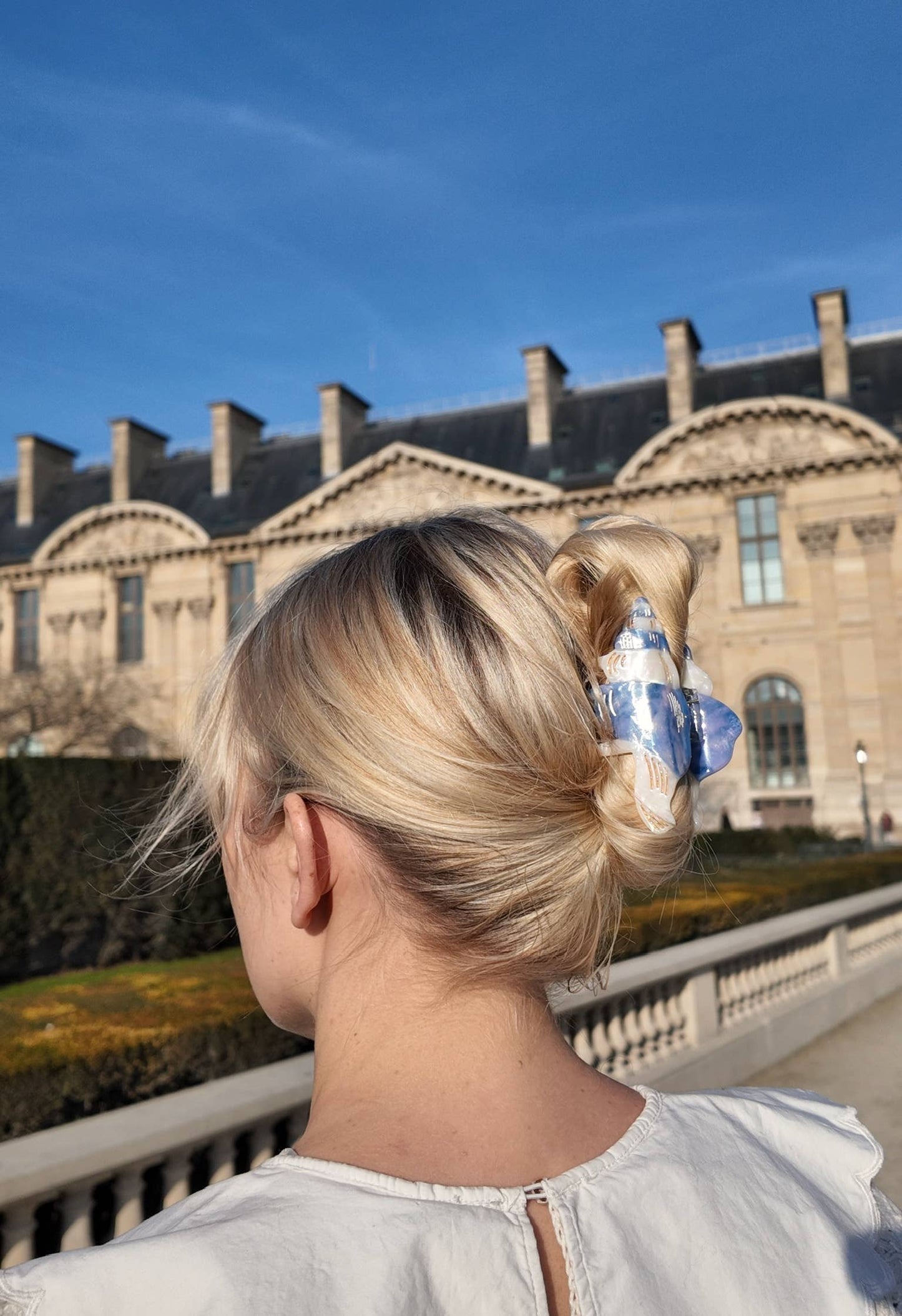 Hand-Painted Conch Shell Claw Hair Clip: Blue