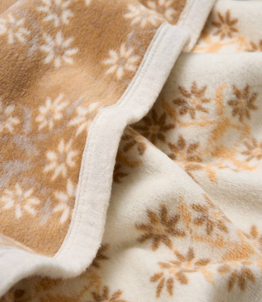 Highlands Floral Blanket: Original